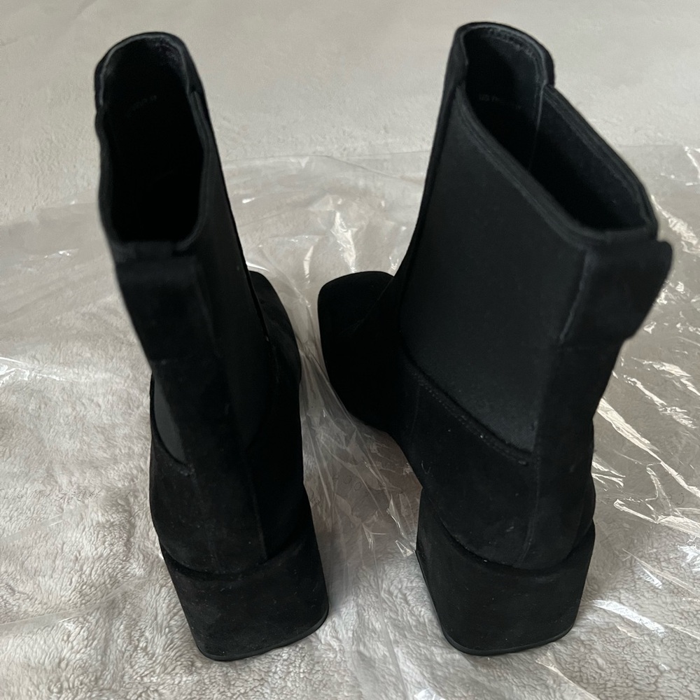 Vince - Kimmy Booties - Picture 7 of 7
